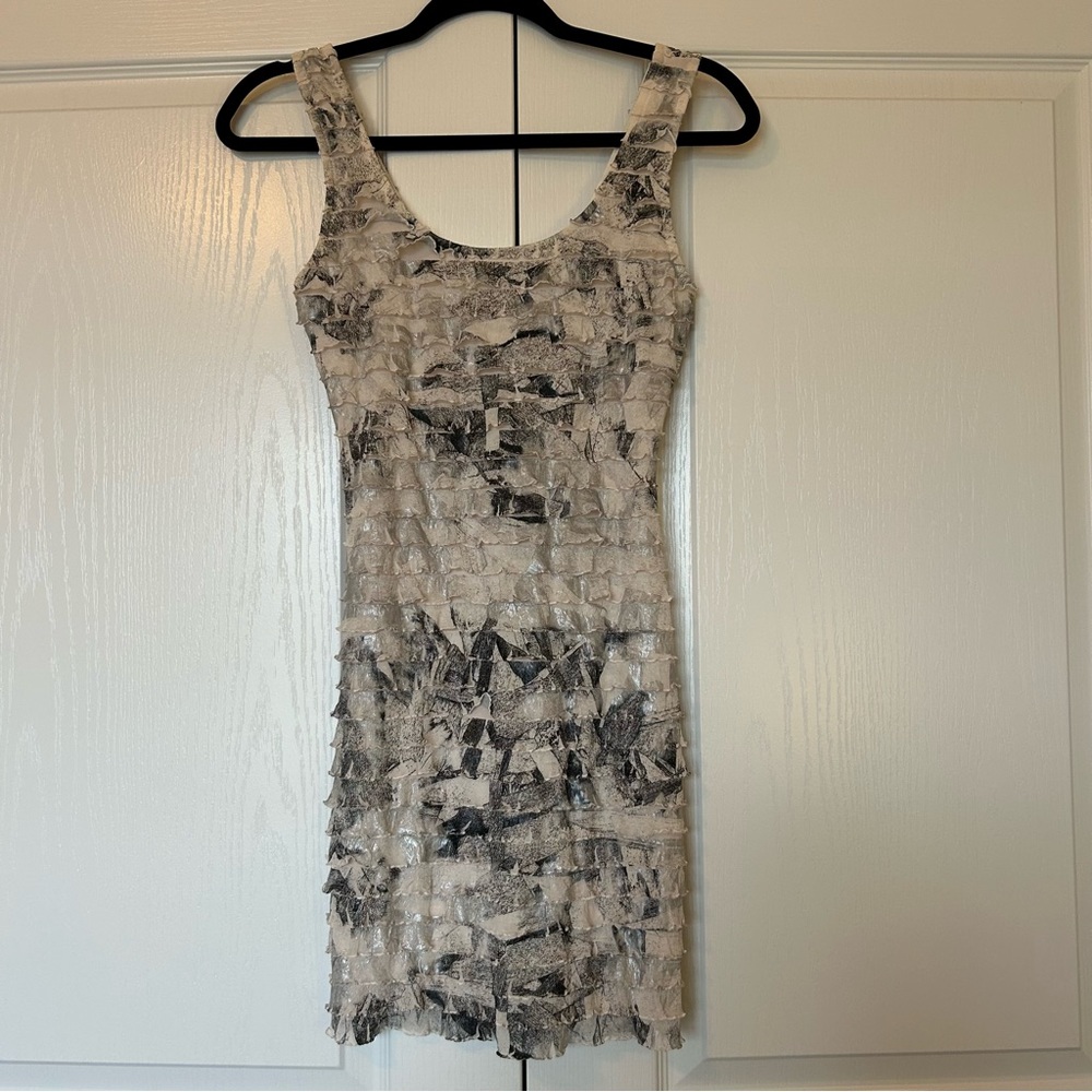 Forever 21 Metallic Black & Nude Ruffle Dress Form Fitting Stretch Body-con Sz S